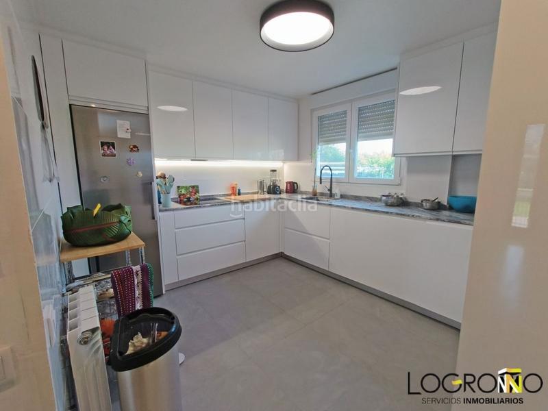 Foto f6a669b0-a78f-49b9-bb17-cfff58ec34c1. Chalet con riscaldamento parcheggio in Alberite