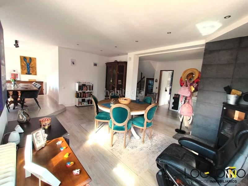 Foto fdd7a82f-1c76-4d89-8160-ff46aa13a560. Chalet con riscaldamento parcheggio in Alberite