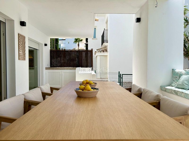 Foto 3bc89b0c-55d5-4d12-b05e-954542249f75. Planta baixa amb calefacció aparcament piscina a Marbella