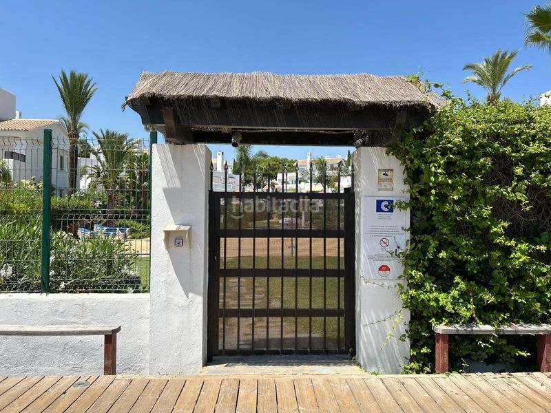 Foto e14fb721-8b0c-4c23-86f5-58f5587f2516. Planta baixa amb calefacció aparcament piscina a Marbella