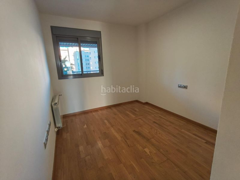 Foto 0bd895b0-4fbe-4de6-82b7-720783160da9. Piso  de 121 m2 con dos grandes terrazas, piscina, garaje y trastero en avenida de la ilustración en Granada