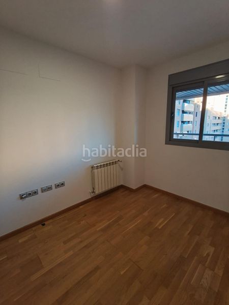Foto 106e6b85-5b4f-497a-a504-636827cb1771. Piso  de 121 m2 con dos grandes terrazas, piscina, garaje y trastero en avenida de la ilustración en Granada