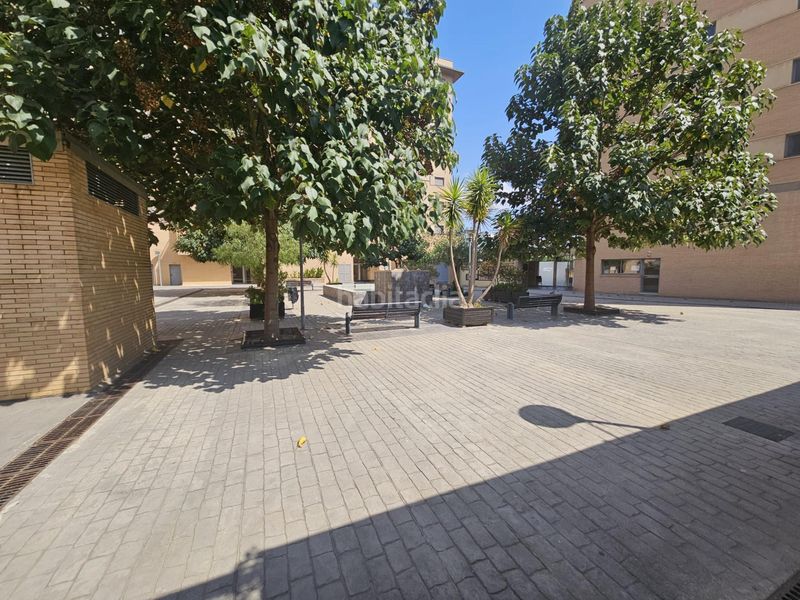 Foto a0031d55-3b8b-42a9-94af-3bd35403f031. Piso  de 121 m2 con dos grandes terrazas, piscina, garaje y trastero en avenida de la ilustración en Granada