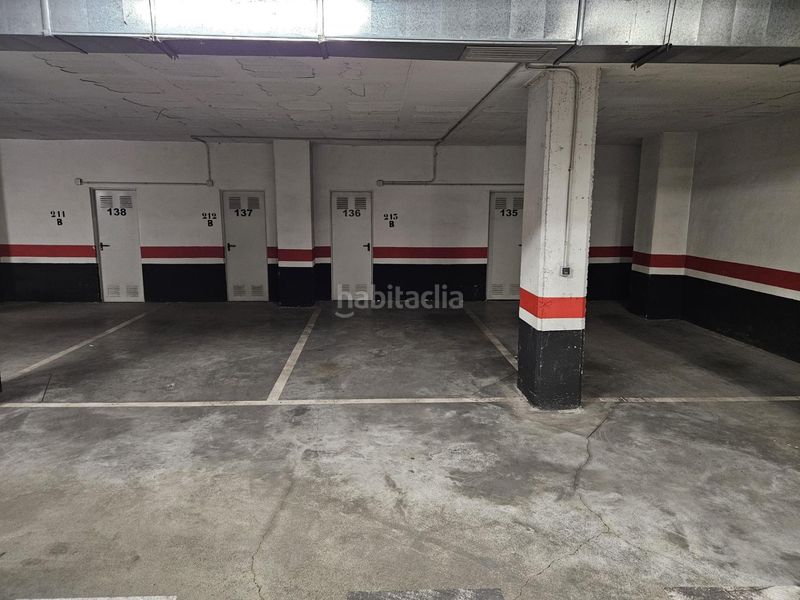 Foto c8bf813c-dc69-472e-aed7-a5399cffe18f. Piso  de 121 m2 con dos grandes terrazas, piscina, garaje y trastero en avenida de la ilustración en Granada