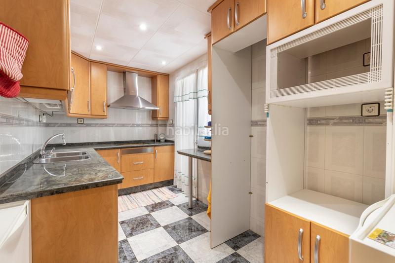 Foto 0b8bda05-4d93-4425-bedc-ed943b0d9d4b. Semi detached house with heating parking in San Cayetano Churriana de la Vega