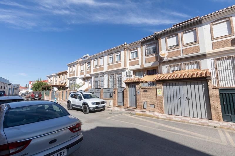 Foto d0b95e74-de0a-45e4-a073-c261158a03a9. Semi detached house with heating parking in San Cayetano Churriana de la Vega