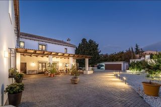 Rent House in Campus de la Salud. Exclusiva finca en granada