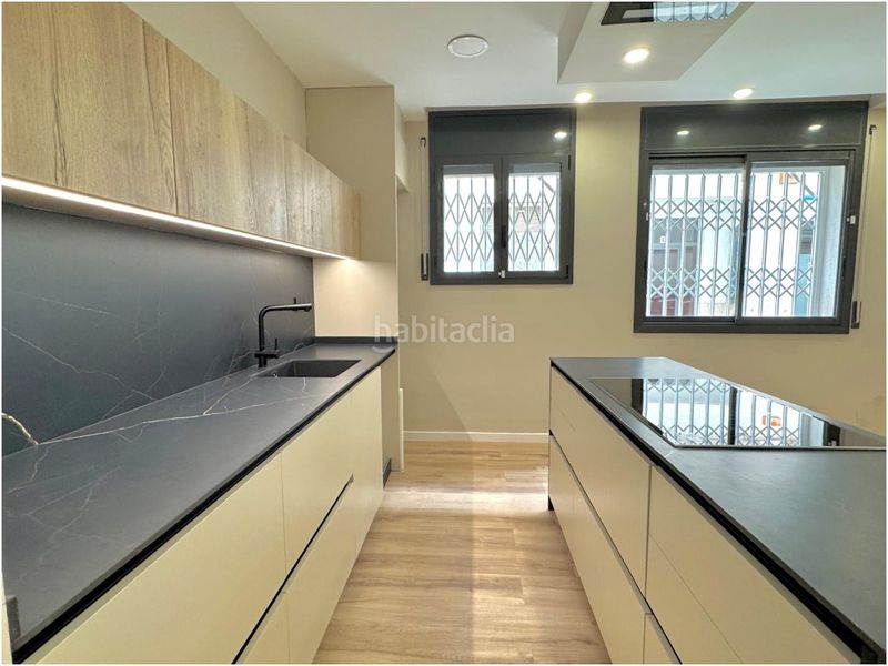 Foto db58adda-b2f1-4b3d-988c-b33d56861f57. Casa adossada a Centrevila Vilanova i la Geltrú