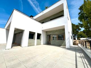 Casa adossada  Desconocido g. Casa moderna con vistas excepcionales