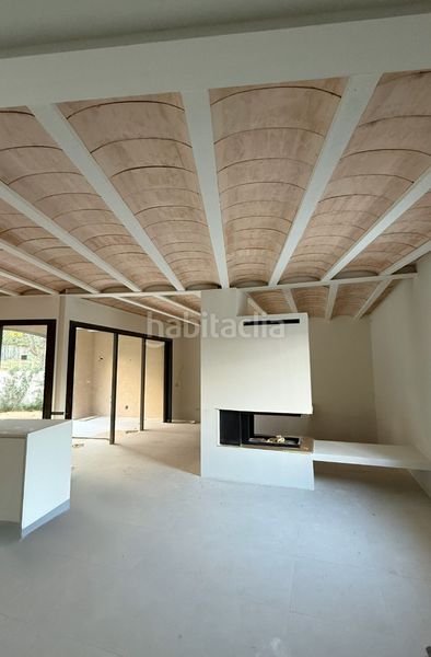 Foto eb779141-bb96-40aa-bc30-f99c49070b00. Casa 225m<sup>2</sup> amb xemeneia calefacció aparcament piscina a Pals