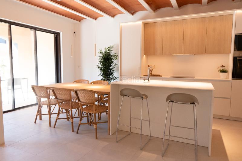 Foto 4215b2cd-ac17-4cd1-9540-8e4161d640d6. Casa adossada 173m<sup>2</sup> amb xemeneia calefacció aparcament piscina a Pals