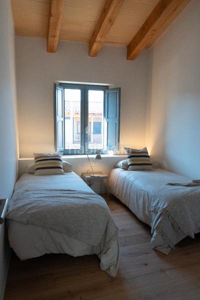 Foto d204a245-a01a-49af-8641-bb52f8a66cfe. Casa adossada 173m<sup>2</sup> amb xemeneia calefacció aparcament piscina a Pals