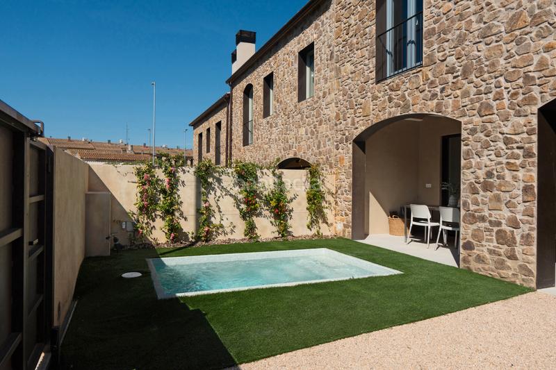 Foto f18ad888-aa31-4145-80ae-1513b41108ae. Casa adossada 173m<sup>2</sup> amb xemeneia calefacció aparcament piscina a Pals