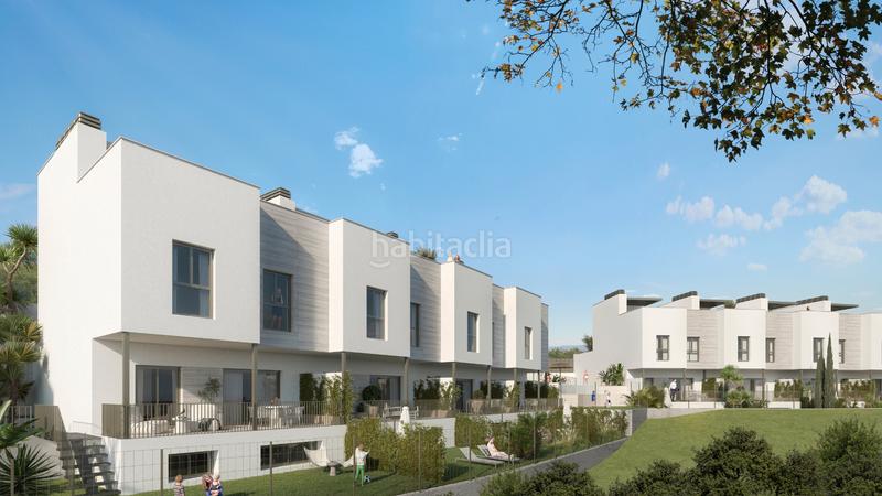 Foto 804141b3-3951-47be-8f7c-a75a1b7630a6. Casa adossada 207m<sup>2</sup> amb aparcament piscina a Santa Isabel Málaga