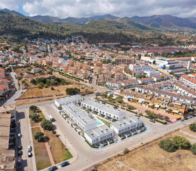 Foto c63f7782-35b4-46ec-bc61-91791bbeb590. Promoció ADOSADOS LA CALERA a Alhaurín de la Torre. Habitatges d´obra nova