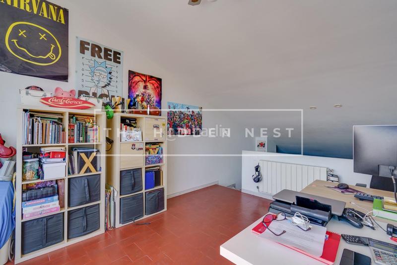 Foto 26d9f424-198c-42f9-93b2-ad945906beae. Casa adossada amb calefacció a Centre Sabadell