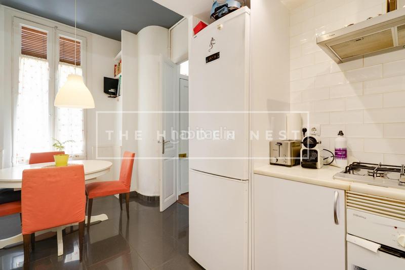 Foto b06bc28c-577b-4d1e-9668-bfc6ef6a3b38. Casa adossada amb calefacció a Centre Sabadell