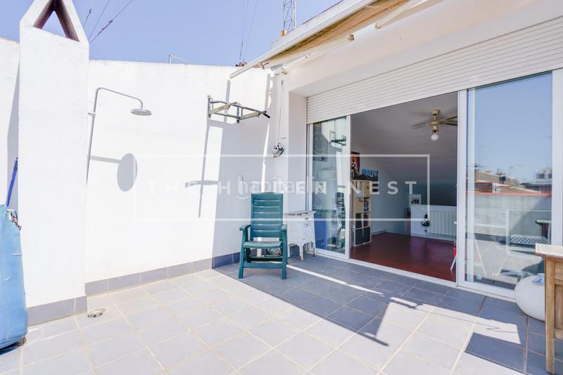 Foto b466ada9-d4b3-4f87-a35f-5100dd627150. Casa adossada amb calefacció a Centre Sabadell