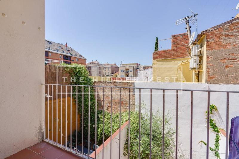 Foto bf4cd1d2-0e00-4031-b31e-f29f556486a3. Casa adossada amb calefacció a Centre Sabadell