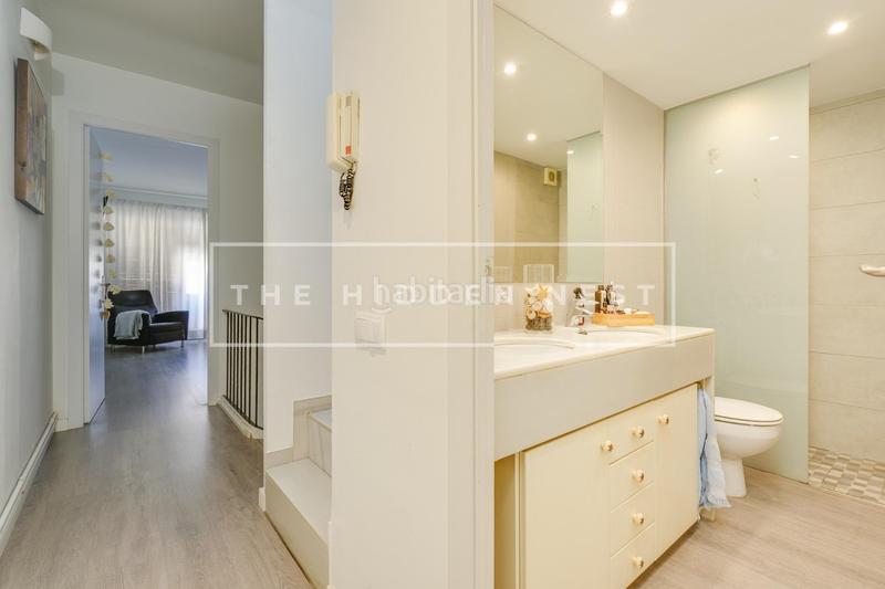 Foto ed6b00e5-8379-4686-9f78-9bf764a7f0b1. Casa adossada amb calefacció a Centre Sabadell