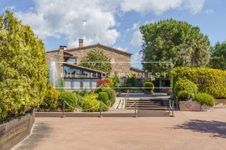 Casale in Sentmenat. Masia con negocio, sentmenat