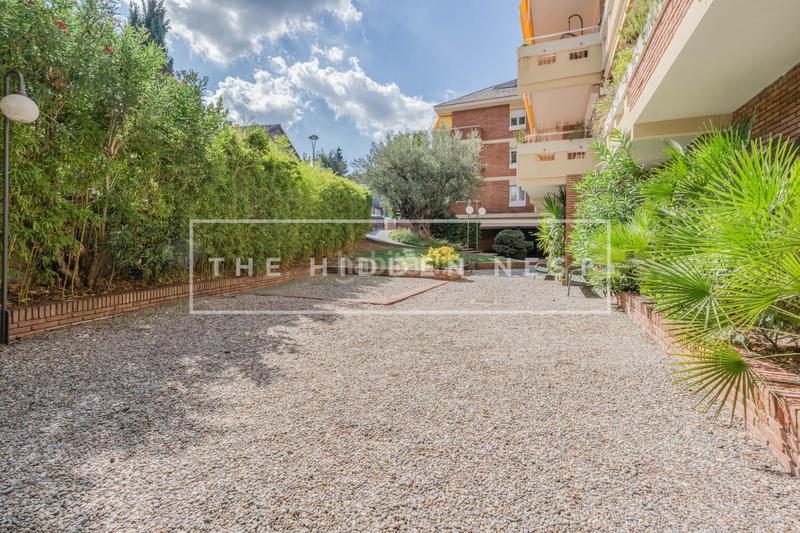 Foto 5d533d58-a0c9-4f40-8fbd-dd99b3cca6af. Attique avec parking dans Eixample Sant Cugat del Vallès