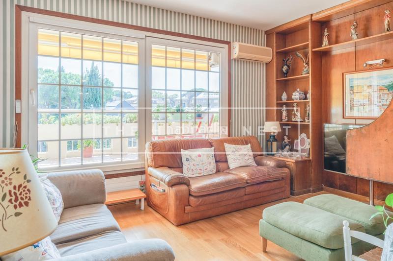 Foto 9c83e9eb-377b-4b28-b13b-e96051d5c706. Dachwohnung mit parking in Eixample Sant Cugat del Vallès