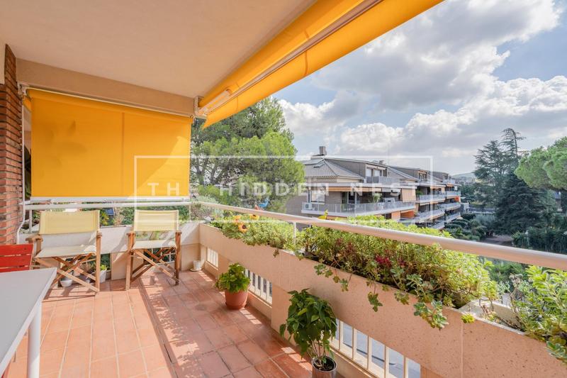 Foto a6fcb87b-77d3-42ec-bf4c-a1426b894955. Attique avec parking dans Eixample Sant Cugat del Vallès