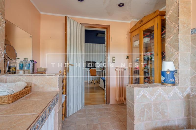 Foto af0d57f3-0d77-47e5-b96f-cd952e8bd124. Dachwohnung mit parking in Eixample Sant Cugat del Vallès