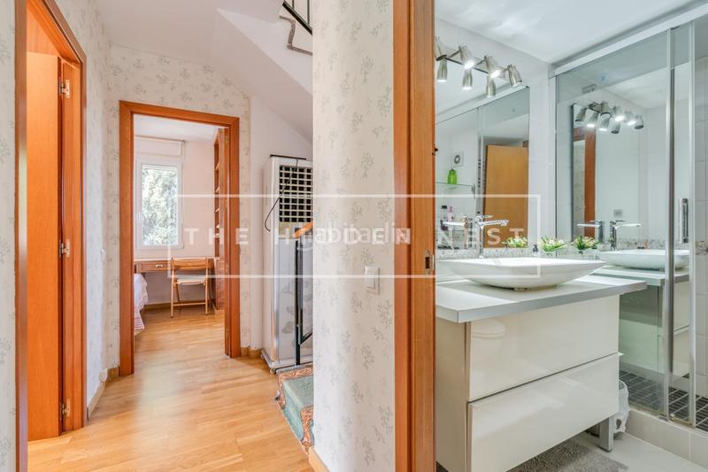 Foto eff5d0e4-4ef3-4ffb-bfd3-6a87662cc4df. Dachwohnung mit parking in Eixample Sant Cugat del Vallès