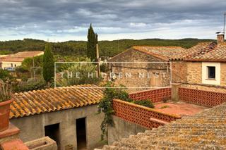 Masia a Regencós. Casa de pueblo con encanto para reformar en regencós  baix empor
