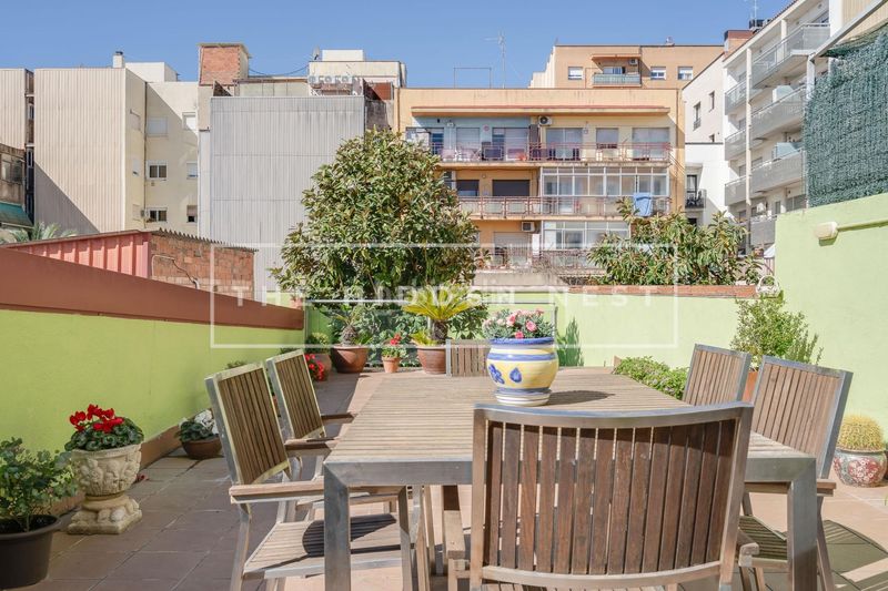 Foto 90a361fb-a47b-4899-a574-9f8e08701786. Casa amb calefacció aparcament a Creu de Barberà Sabadell