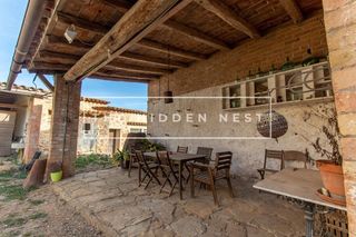 Masia a Gelida. Complejo rural con 21 habitaciones y 46 ha cerca de barcelona, e