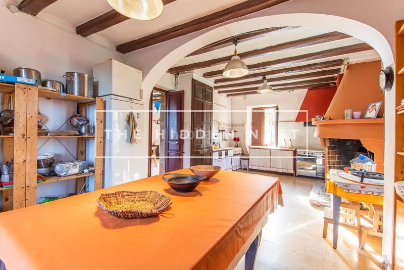 Foto 4063d0dd-3dae-49e5-81bd-9d4634511487. Masia a Gelida