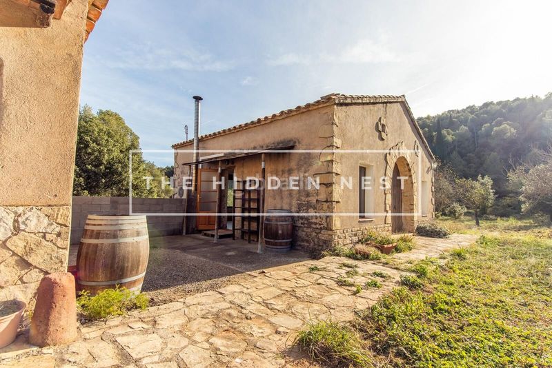 Foto 87cba9b6-2d4c-4cc9-835a-c6ddd095b29d. Masia a Gelida