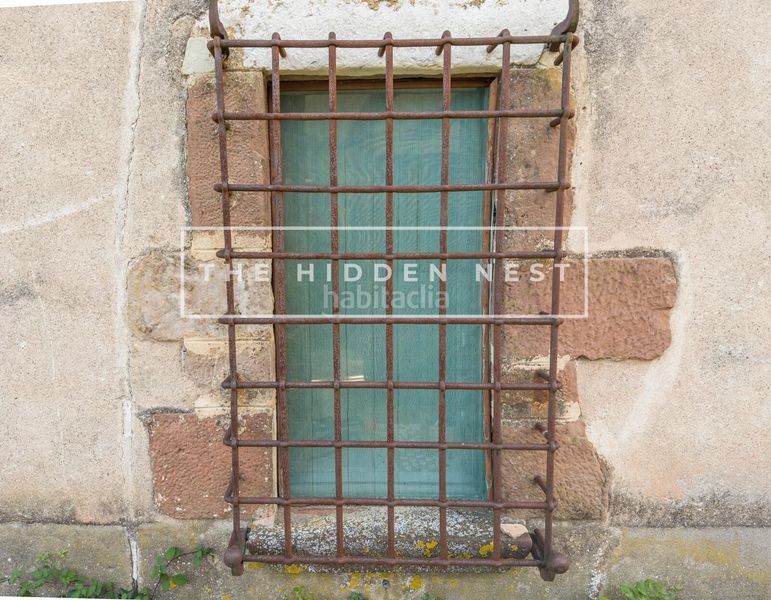 Foto c6a1eb6e-324b-40c7-9e9c-7a53295b59bb. Masia a Gelida