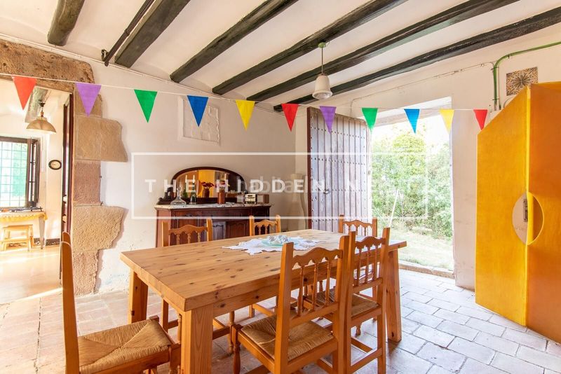 Foto c72a62f7-030f-4748-9103-6e129ee20c26. Masia a Gelida