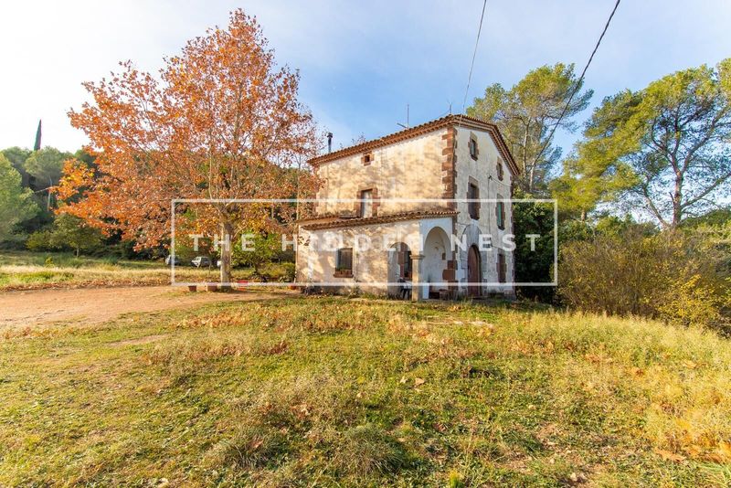 Foto d544c107-edf6-499a-8b4f-3013ef209d70. Masia a Gelida