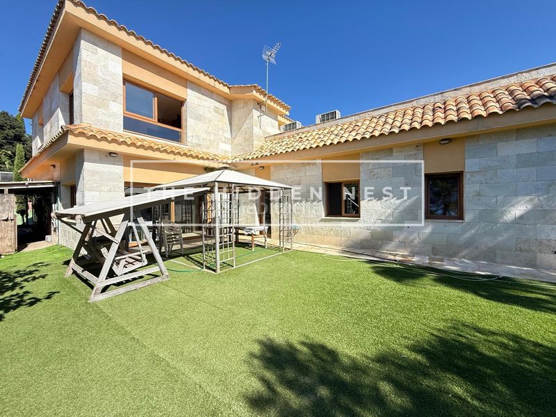 Foto a6ef9858-c7ad-4ad8-bbe1-9dcbb1bd51f8. Casa amb aparcament a Matadepera