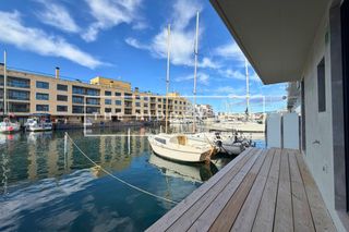 Casa a Port Grec - Port Moxó. Chalet adosado con amarre para velero en empuriabrava