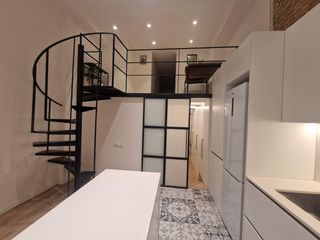 Pis a Gòtic. Ubicación y diseño,  2 habitaciones dobles y 2 baños con ducha e