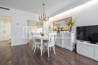 Flat in Gràcia. Piso muy luminoso con acabados de diseño, gràcia, sabadell