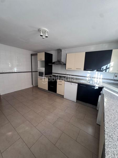 Foto 26765a24-487d-4341-beb1-df585c07c10a. Casa a schiera con parcheggio in Oeste Mérida