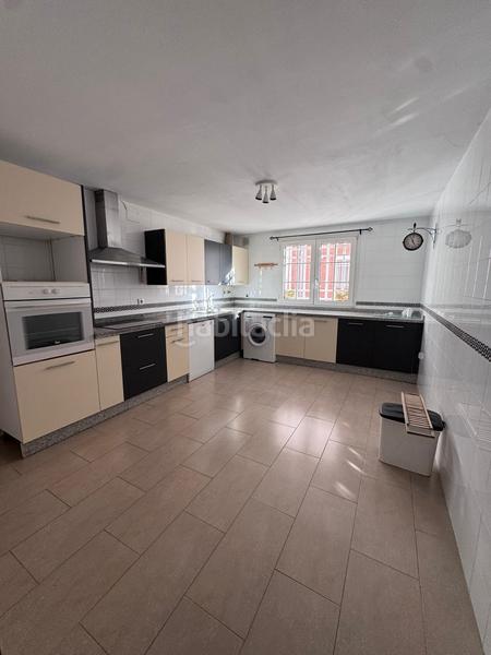 Foto 3d75edfb-e45c-49da-ad6a-179a97a0cf54. Maison jumelée avec parking dans Oeste Mérida