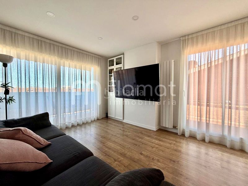 Foto b65a7776-3c38-41d7-a10b-6887e1bab423. Àtic a Malgrat de Mar