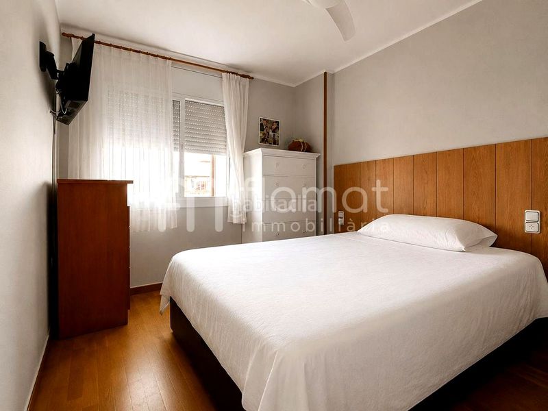 Foto 388f3b18-2e3d-4495-8d16-48a4f5f28fcf. Rent flat with pool in Malgrat de Mar