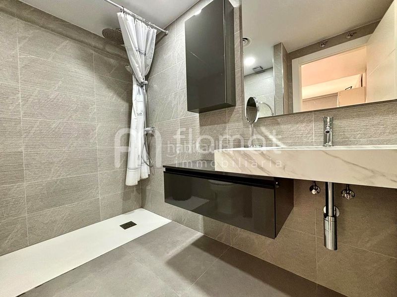 Foto f3c121d9-1a97-4340-b645-a107f3444314. Planta baixa a Centre Lloret de Mar