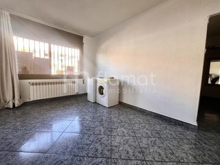 Planta baixa a Malgrat de Mar. Planta baja independiente y esquinera totalmente exterior