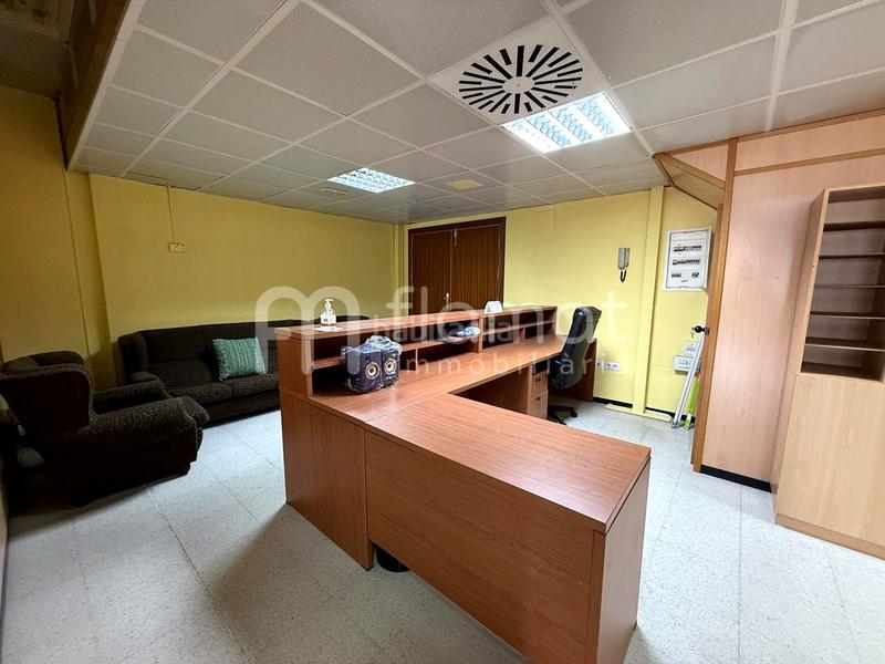 Foto 9473b55d-2f2c-4835-9f20-ab17e5991bf1. Location local commercial dans Centre Pineda de Mar