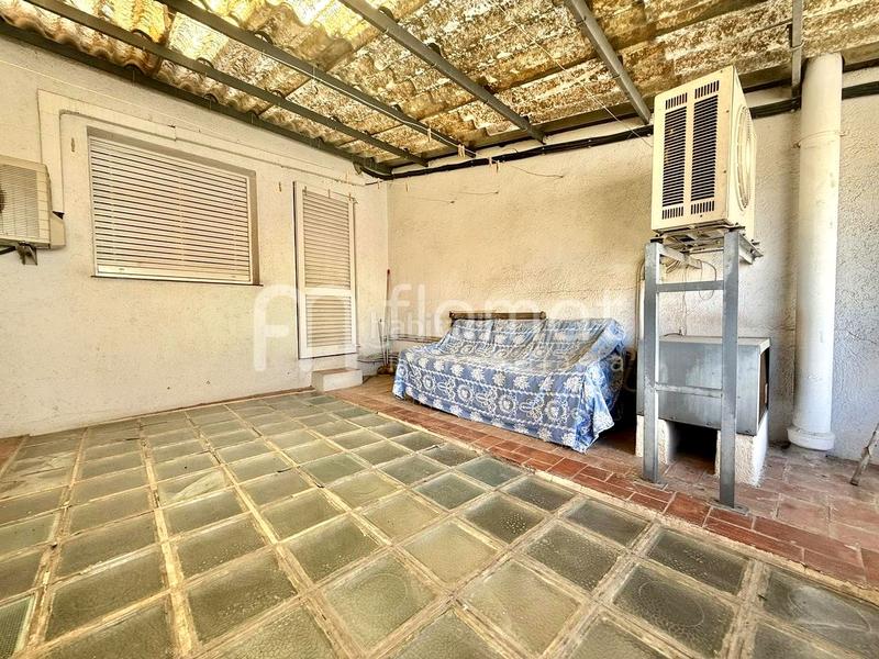 Foto 8e3ce321-b449-49b1-a301-d70dc00896de. Casa se vende edificio emblemático en el corazón en Tordera